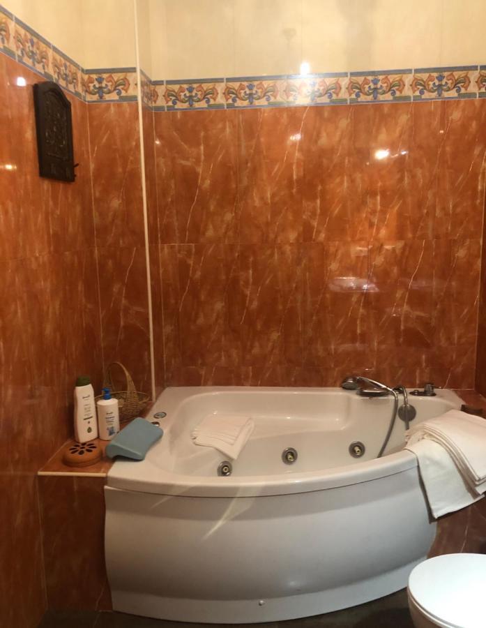 Apartamento En Pleno Centro De Marchena 3 Dormitorios 3 Banos Privados Buitenkant foto